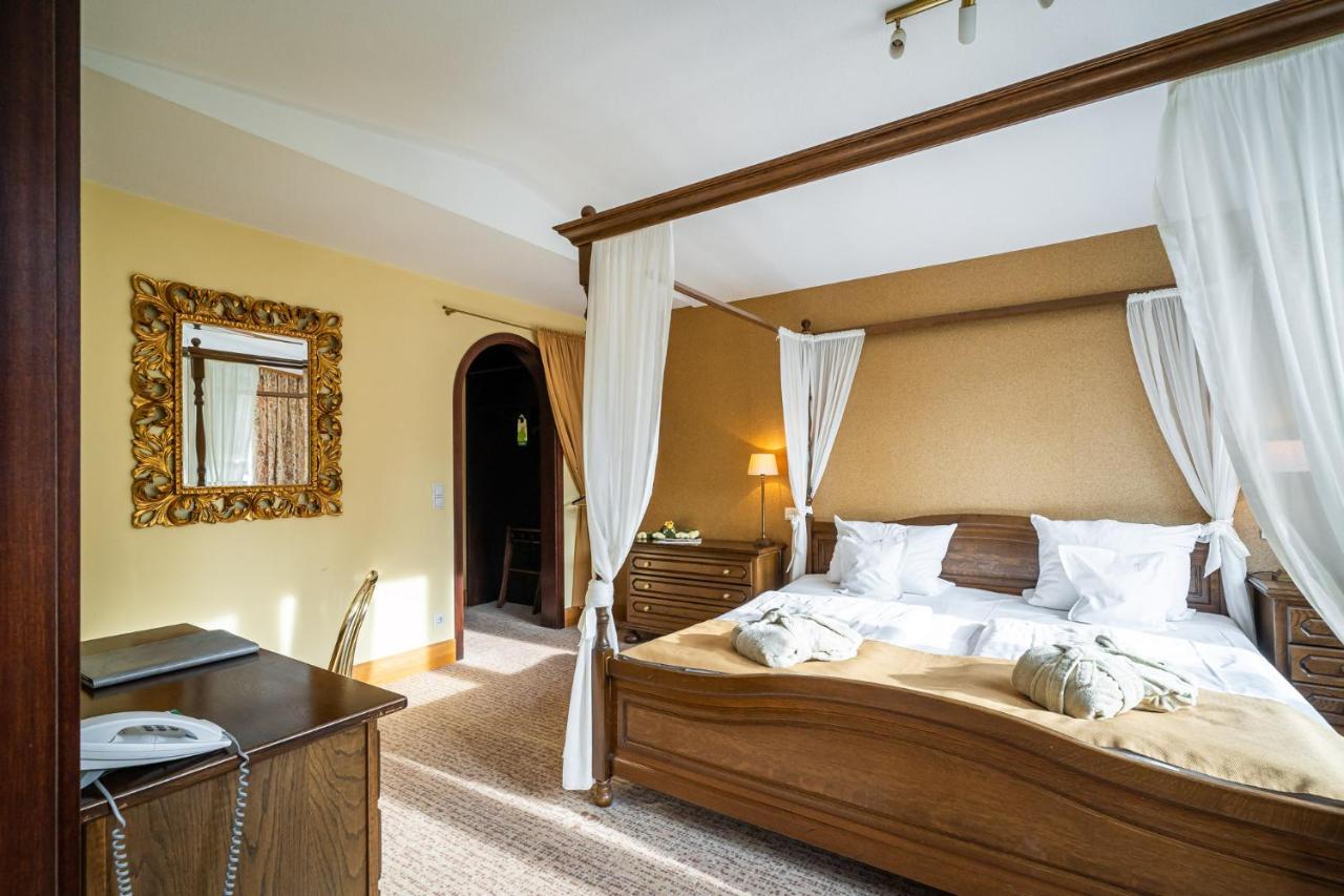 Waldhotel Tannenhaeuschen